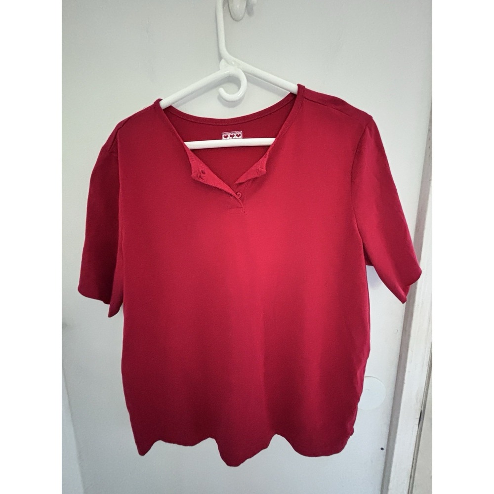 American Sweetheart Large Women's Red 3-Button Tee 44x26 Classic Minimalist